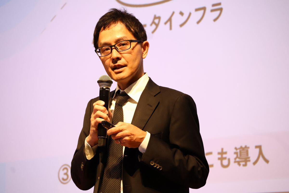 電通の「AI For Growth」について説明する松永氏